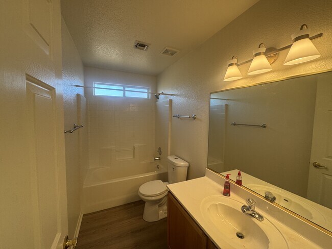 Building Photo - 7751 Larkspur Dr