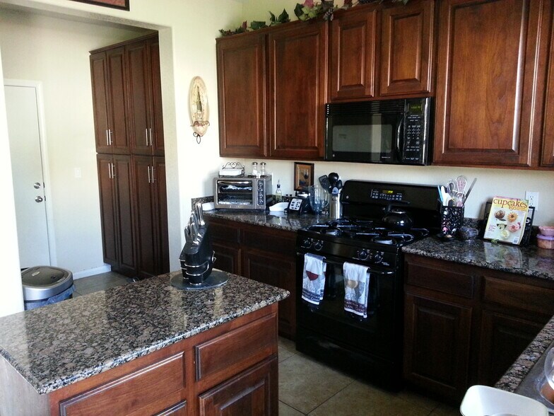 Building Photo - 3936 Red Trumpet Ct