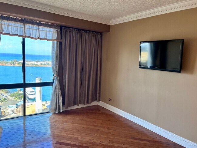 Building Photo - Available Now | 2 Bedroom, 2 bathroom, 1 a...