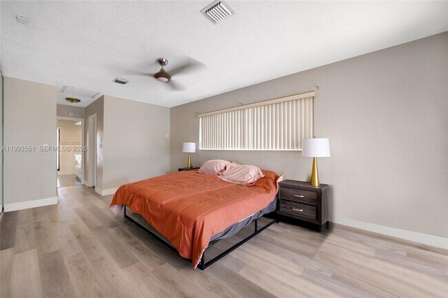 Building Photo - 2752 NE 3rd St