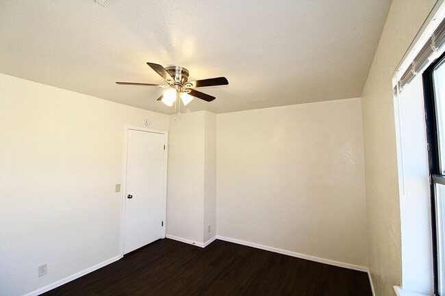 Building Photo - 2336 Heatherfield