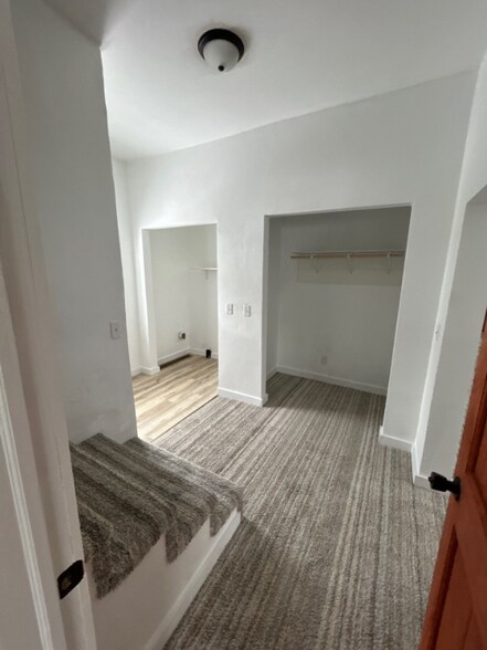 Building Photo - 2106 Thomas St