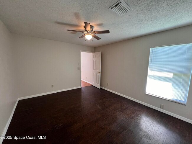 Building Photo - 399 Fluvia Ave SE