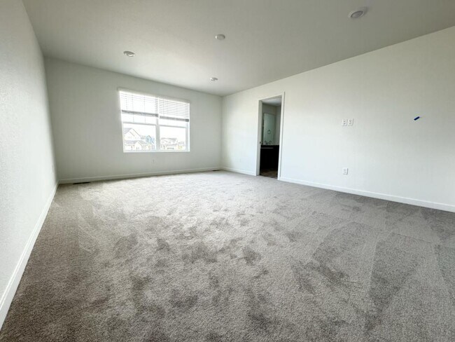 Building Photo - 4322 Fellows Dr