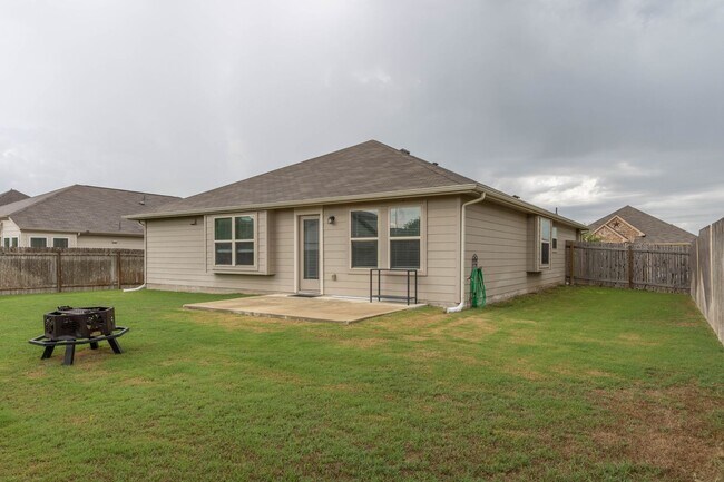 Building Photo - 310 Hyltin St