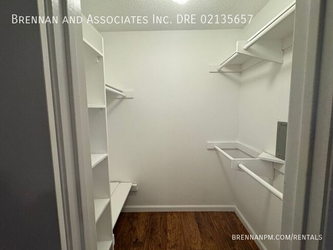 Building Photo - Cozy 1-Bedroom Condo North Park, 2 Parking...