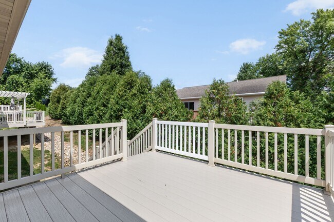 Building Photo - 2419 Destiny Ct E