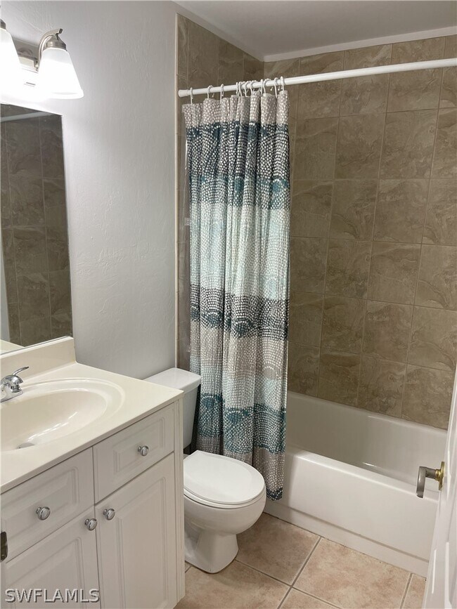 Building Photo - 9758 Country Oaks Dr