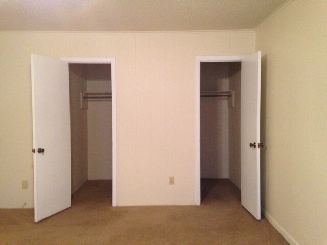 Building Photo - 905 Parkwood Dr