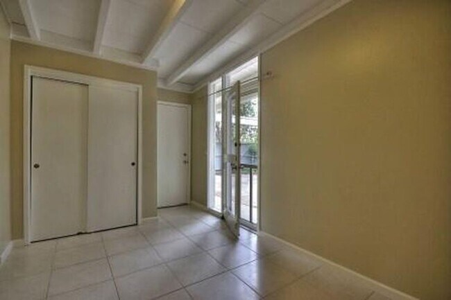 Building Photo - BEST VALUE IN PA!!  Charming Eichler, Midtown location, GREAT PA schools, EASY commute!