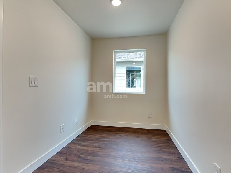 Building Photo - 7817 Verona Lp SW