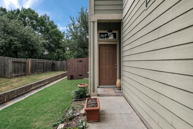 Building Photo - 6902 Terra Rye