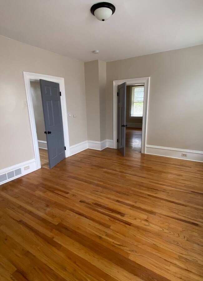 Building Photo - 2403 Stafford St