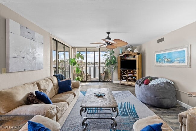 Building Photo - 10420 Gulf Shore Dr