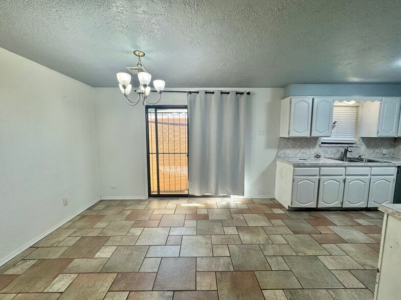 Building Photo - 4200 SE 54th St
