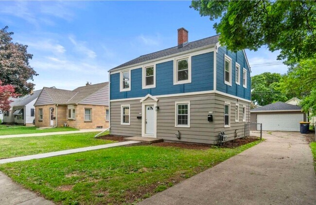 Building Photo - 2128 S 80th St
