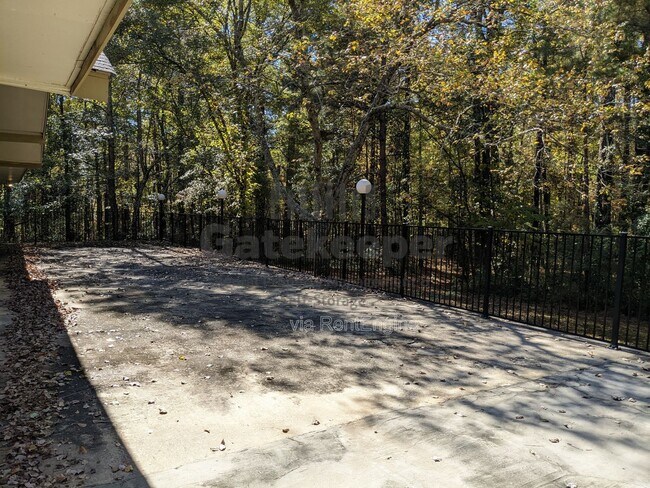 Building Photo - 163 Old Norton Rd