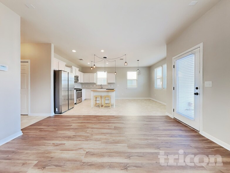 Building Photo - 184 Vestral Rd