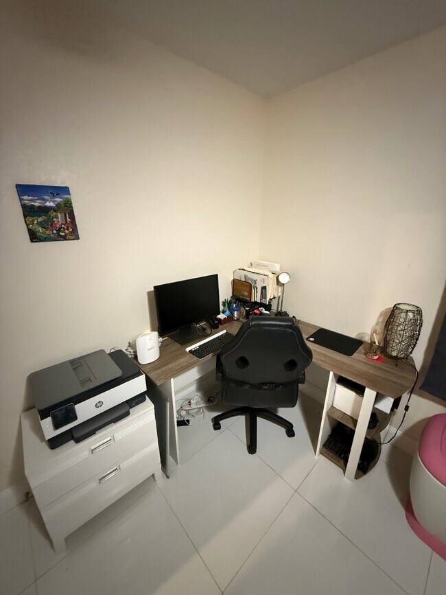 Building Photo - 2504 Ranch Lake Cir