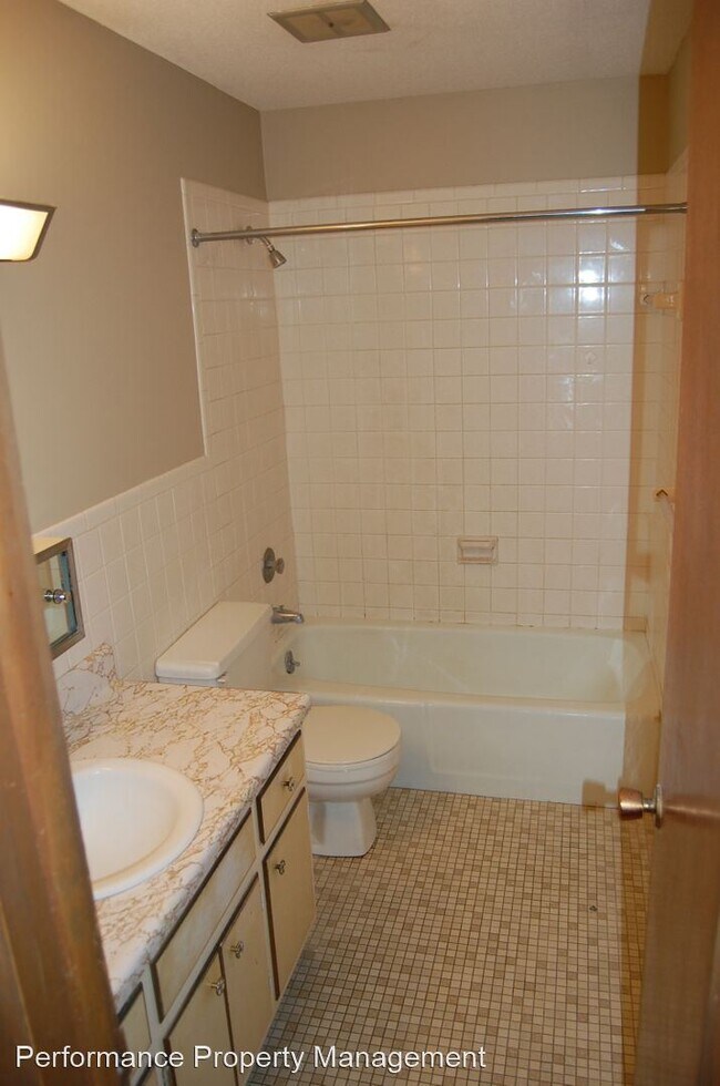 Building Photo - 401 N 57th St