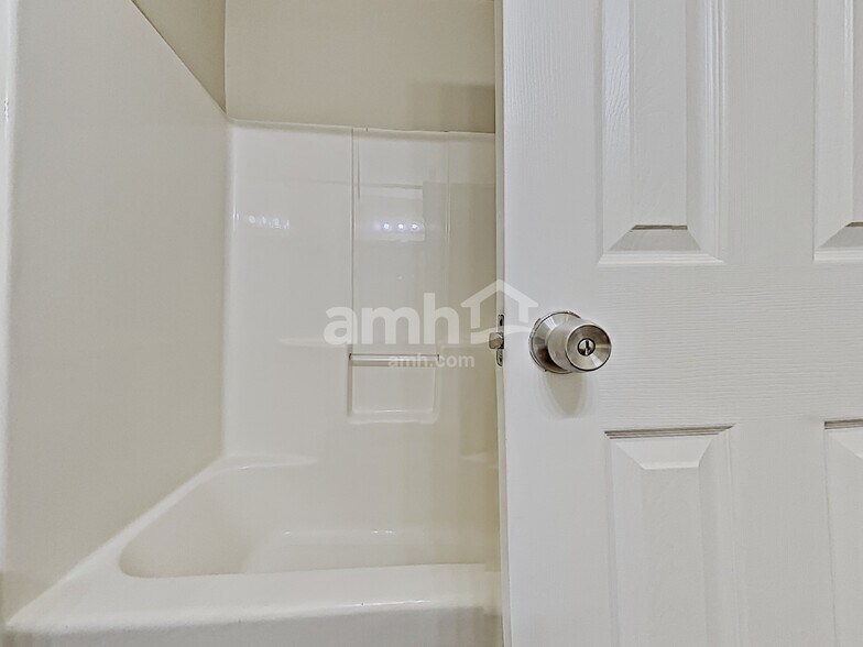 Building Photo - 1222 Cabots Ln