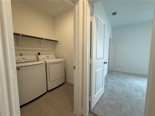 Building Photo - 7925 Wonder Woman Dr