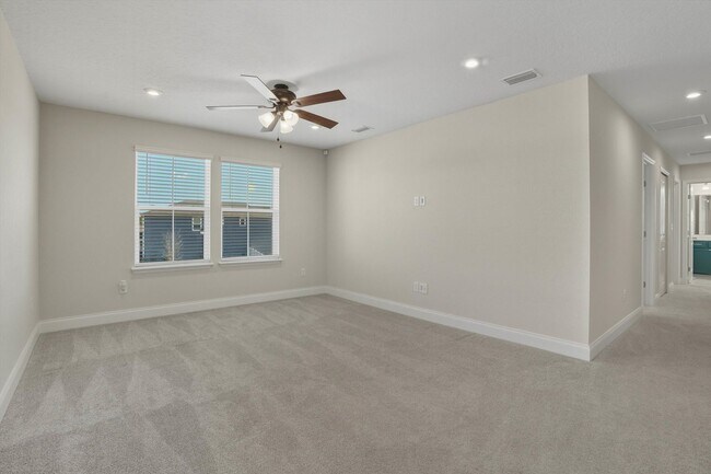 Building Photo - Beautiful Home