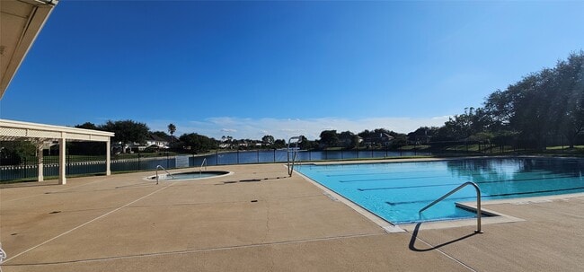 Building Photo - 6926 Sable River Dr