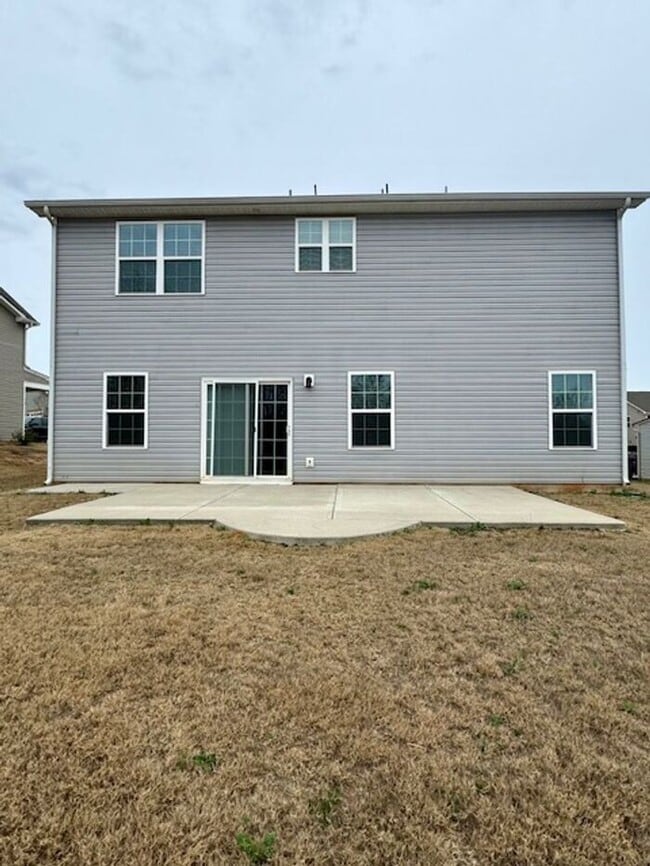 Building Photo - 3BR 2.5BA Home w/Resort Style Amenities at The Mills at Rocky River