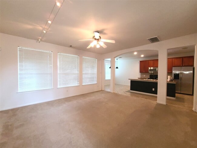 Building Photo - 119 Benedict Canyon Loop