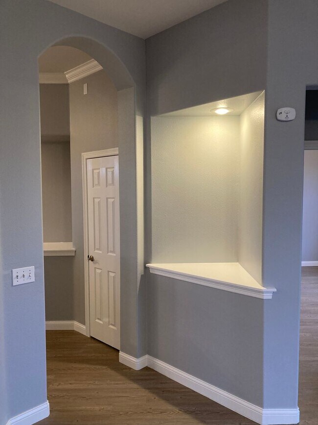 Building Photo - 3 bedroom 2 bath modern style home minutes from Centerton Main!!