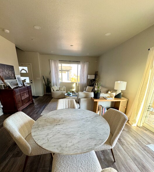 Building Photo - 2968 Barnstormer St