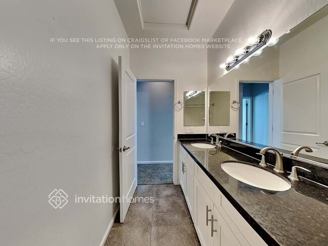 Building Photo - 1840 W Pollack St