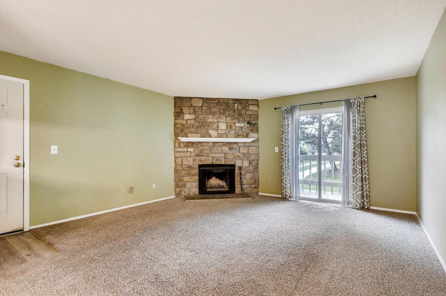 Building Photo - 8225 Fairmount Dr