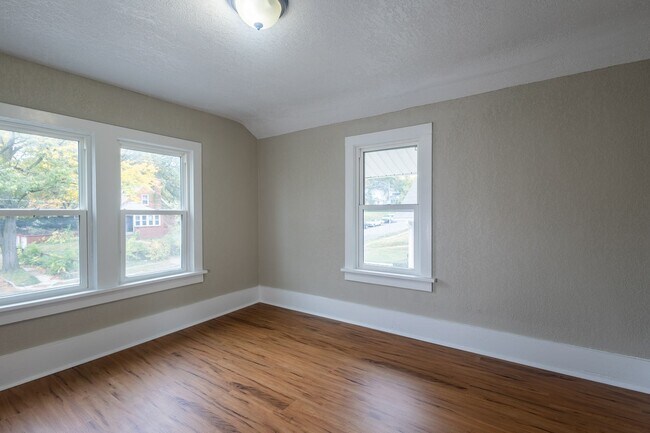 Building Photo - A Great 4BD/1.5BA Single Family Home That Has Been Recently Renovated