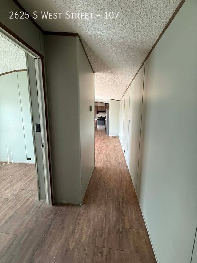 Building Photo - 2625 S West St