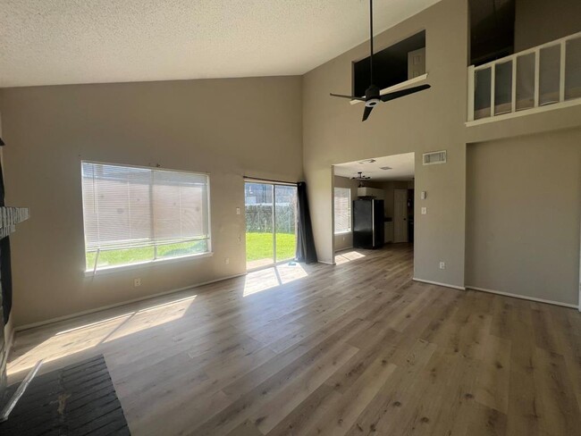 Building Photo - 8119 Crestwick Dr