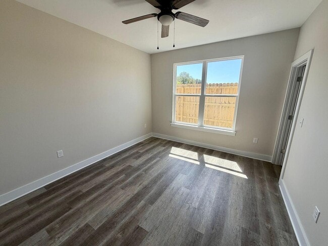 Building Photo - 115 Penny Ln