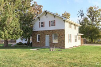 Building Photo - Dewey Duplex