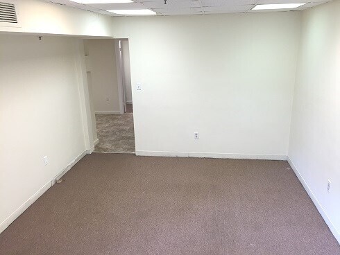 Building Photo - 520 Commonwealth Ave