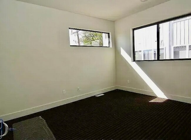 Building Photo - Beautiful home located just off of Cherry ...
