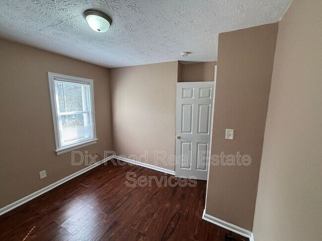 Building Photo - 1706 Meadow Ave