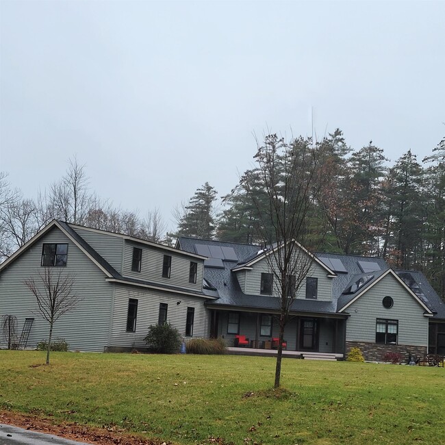 Primary Photo - 19 Metacomet Lake Dr