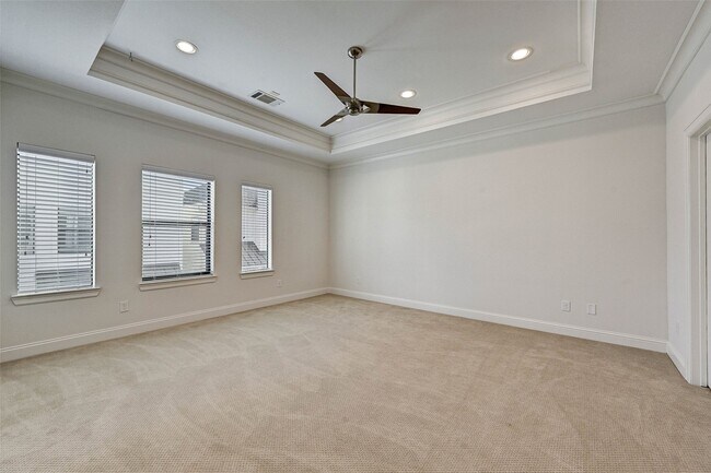 Building Photo - 744 W 24th St