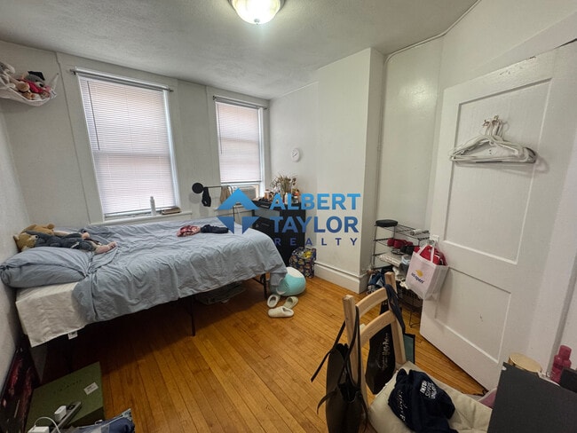 Building Photo - 172 Endicott St