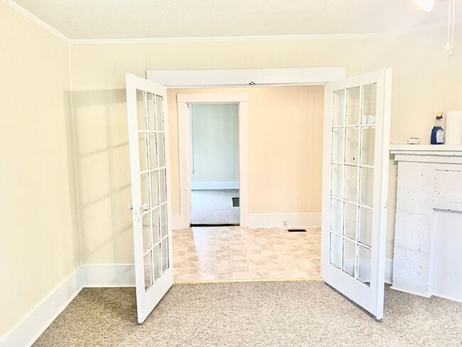 Building Photo - 1069 Flint Hill St