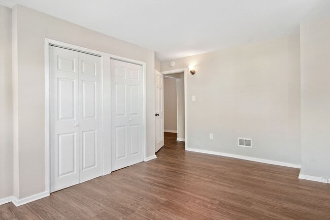 Building Photo - Coming Soon! Charming 3 Bedroom, 1.5 Bath ...