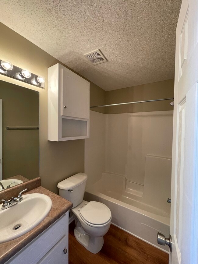 Building Photo - 231 Wakefield Way