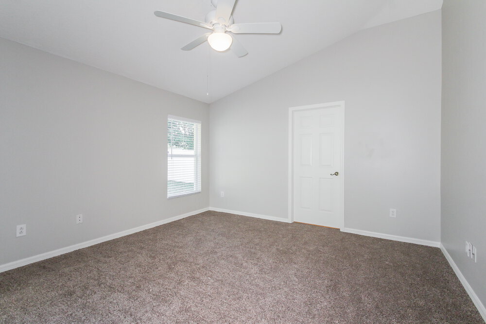 Building Photo - 11111 Newbridge Dr