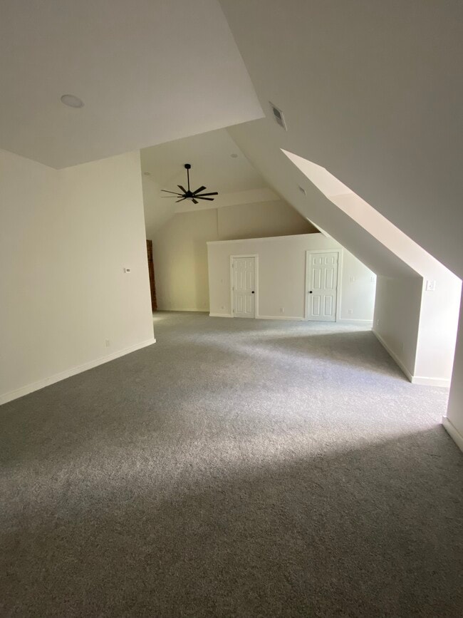 Building Photo - 5021 Greenridge Ln